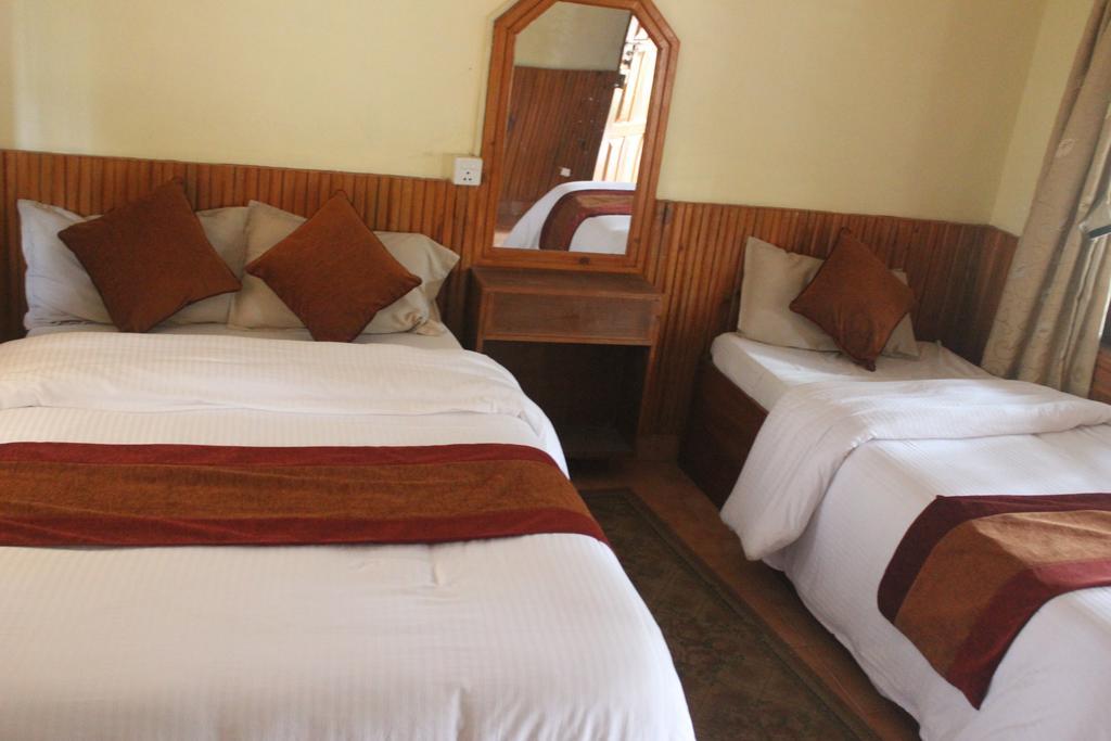 Chitwan Forest Resort , Chitwan National Park Sauraha Exterior foto
